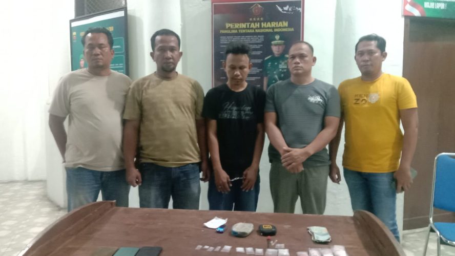 Pengedar Narkoba Jenis Sabu Berhasil Di Ringkus Tim intel Korem 022/PT Kelurahan Mekar Sentosa.