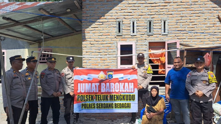 Polri Peduli, Polsek Teluk Mengkudu Polres Sergai Bantu Kaum Dhuafa