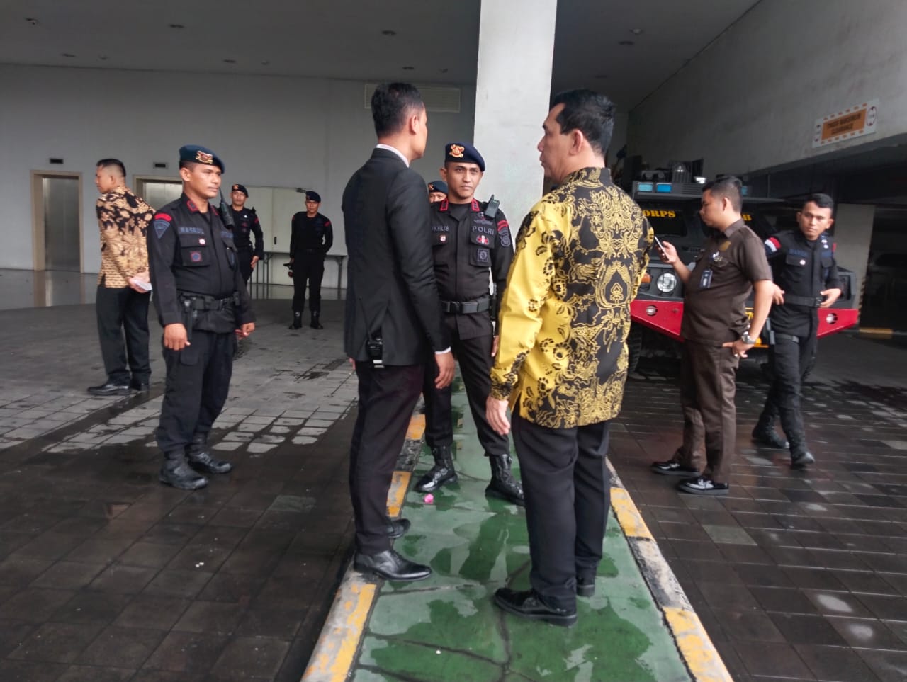 Detasemen Gegana Brimob Polda Sumut Laksanakan Sterilisasi Ketat Perayaan American Independence Day di Medan