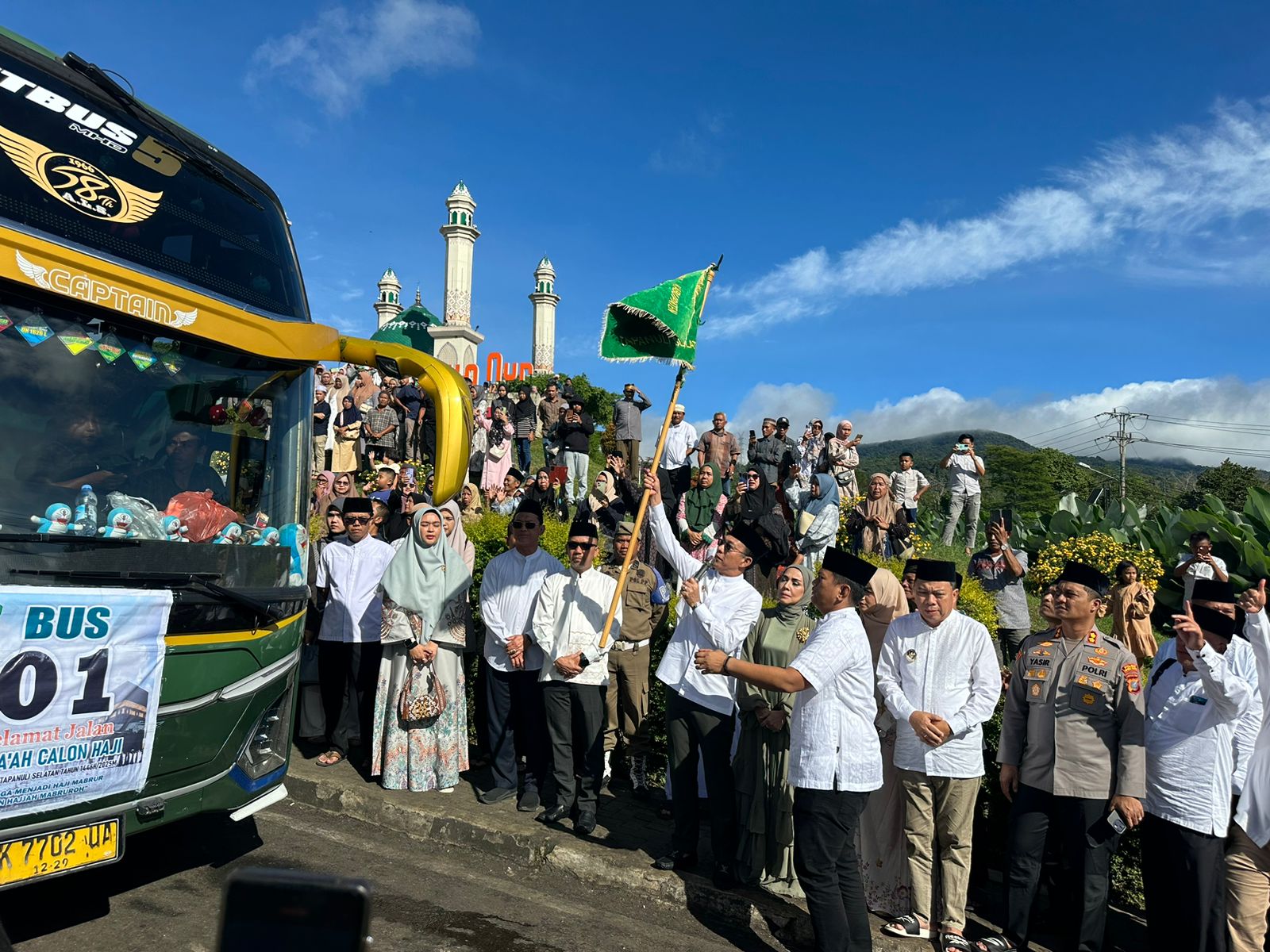 Komandan Batalyon C Brimob Polda Sumut Hadiri Pemberangkatan Jemaah Haji Kloter 20 Tapsel Tahun 2025