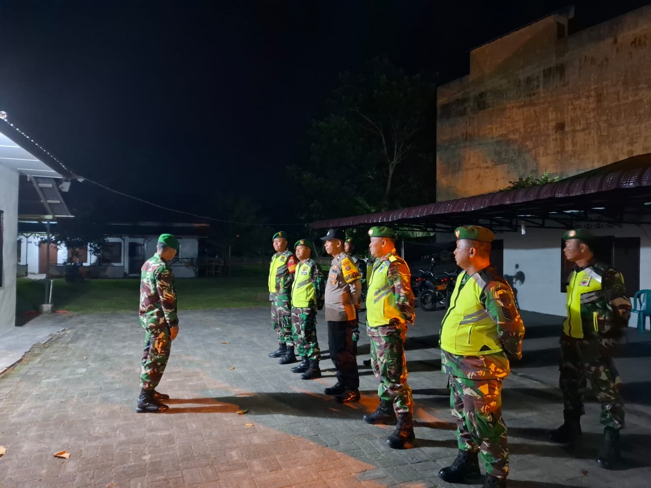 Polsek Firdaus Polres Sergai Tingkatkan Sinergitas TNI-POLRI Laksanakan Patroli Gabungan Memelihara Sit Kamtibmas