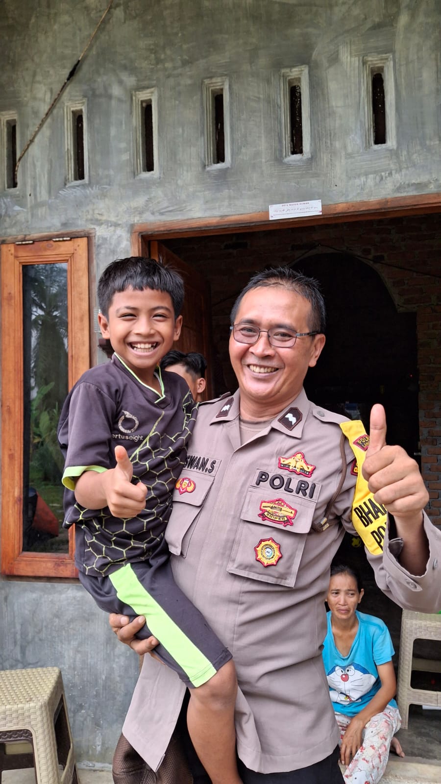 Bhabinkamtibmas Kelurahan Kwala Bingai Motifasi Semangat Anak-Anak Usia Dini Agar Tidak Kecanduan Gadget HP