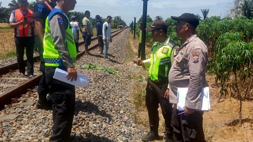 Polsek Firdaus Polres Sergai,Tangani Korban Kecelakaan Kereta Api