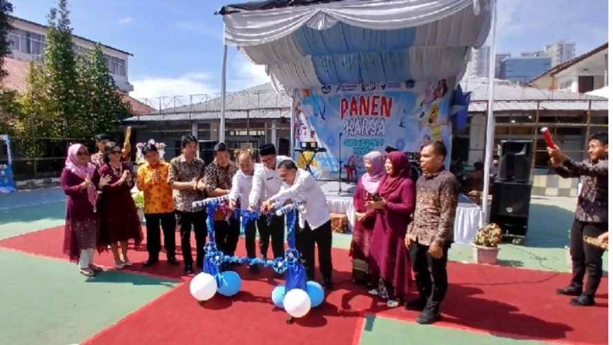 Panen Karya 2025 SMA Negeri 7 Medan : Bangkitkan Nilai-Nilai Pancasila Dalam Jiwa Dan Raga Untuk Membangun Generasi Muda Berkarya.