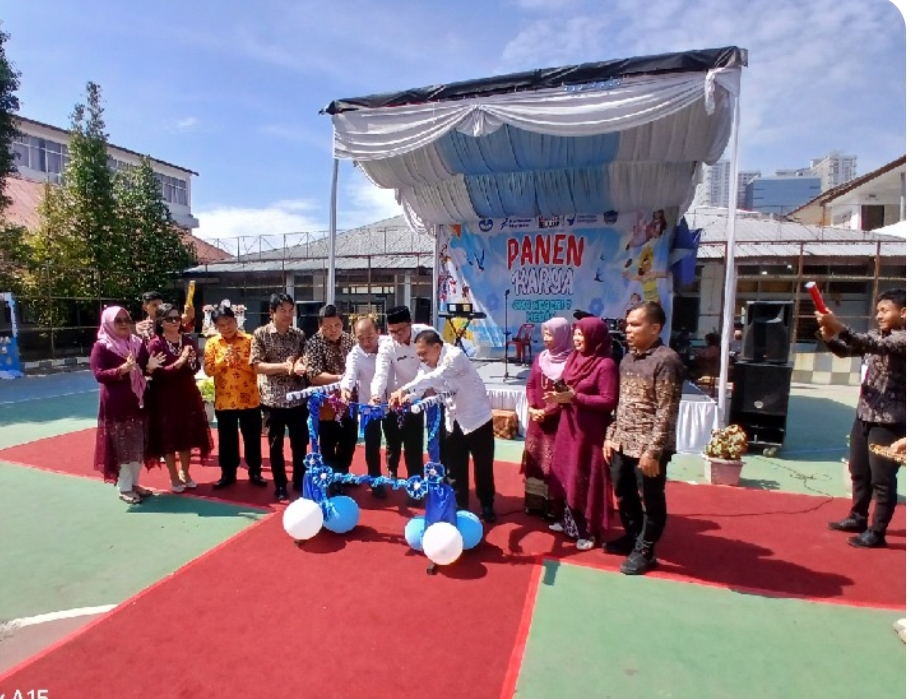 Panen Karya 2025 SMA Negeri 7 Medan : Bangkitkan Nilai-Nilai Pancasila Dalam Jiwa Dan Raga Untuk Membangun Generasi Muda Berkarya.
