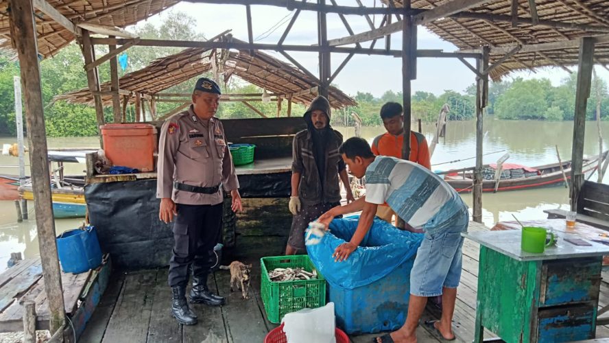 Sat Pol Airud Polres Sergai Himbau Aksi Premanisme Di TPI Bedagai