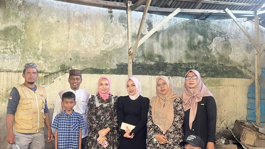 Sembelih Hewan Qurban, Ketua KBB Ustadz Tgk. Zakaria Yusuf : Dengan Momentum Idul Adha Mari Kita Hidup Rukun Dan Damai.