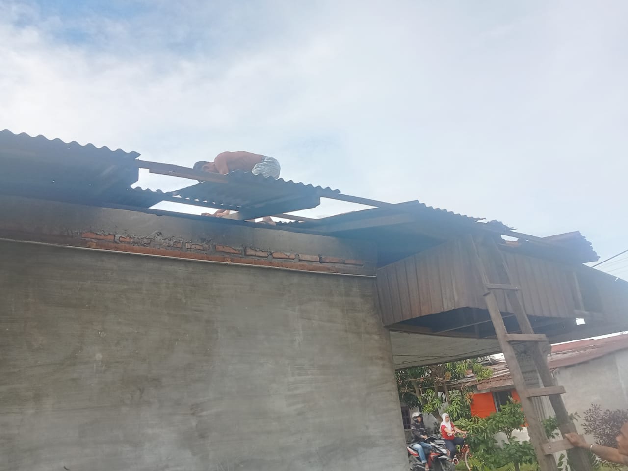 Warga Apresiasi Kinerja Kepala Lingkungan 12 Mabar Hilir, Kecamatan Medan Deli.