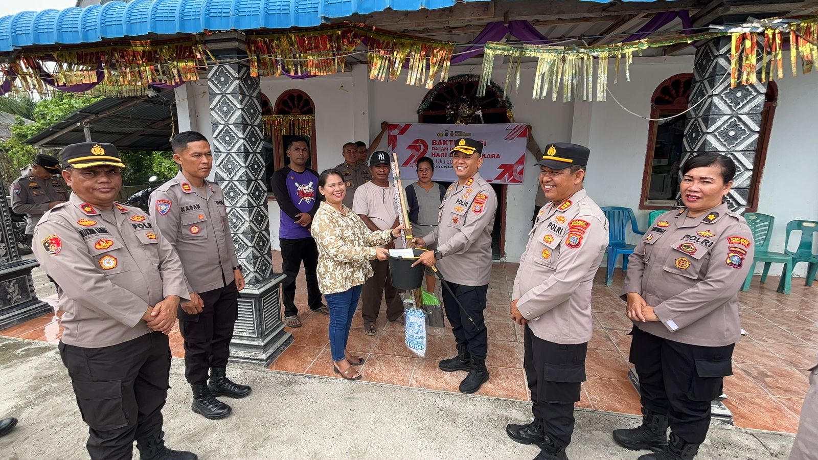 Kapolres Sergai Turun Langsung Laksanakan Giat Bakti Sosial Serta Religi Dalam Rangka HUT Bhayangkara Ke-79