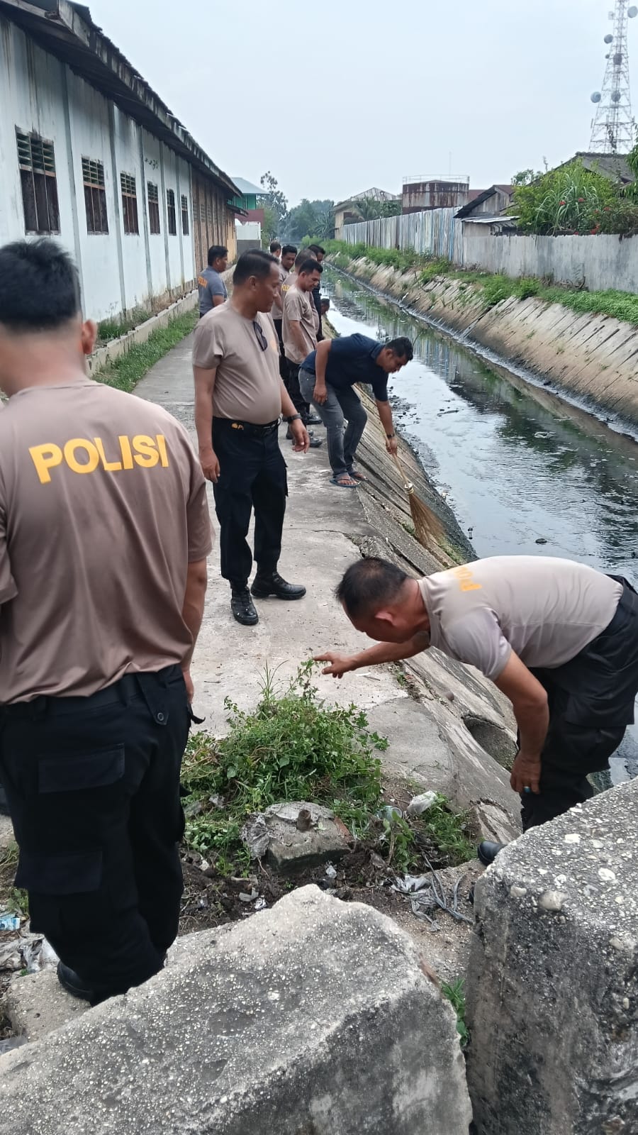 Polsek Pangkalan Brandan Gelar Bakti Sosial Dalam Rangka Hari Bhayangkara Ke-79