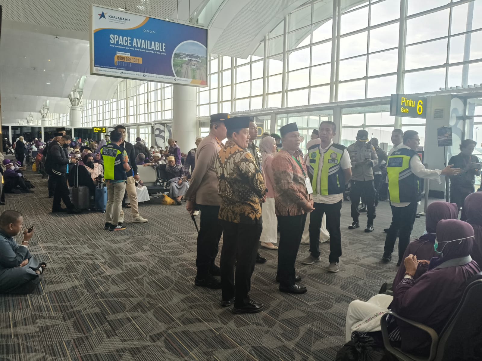 Polda Sumut Kawal Ketat Pemberangkatan Kembali 442 Jemaah Haji Dari Bandara Kualanamu Pasca Ancaman Bom