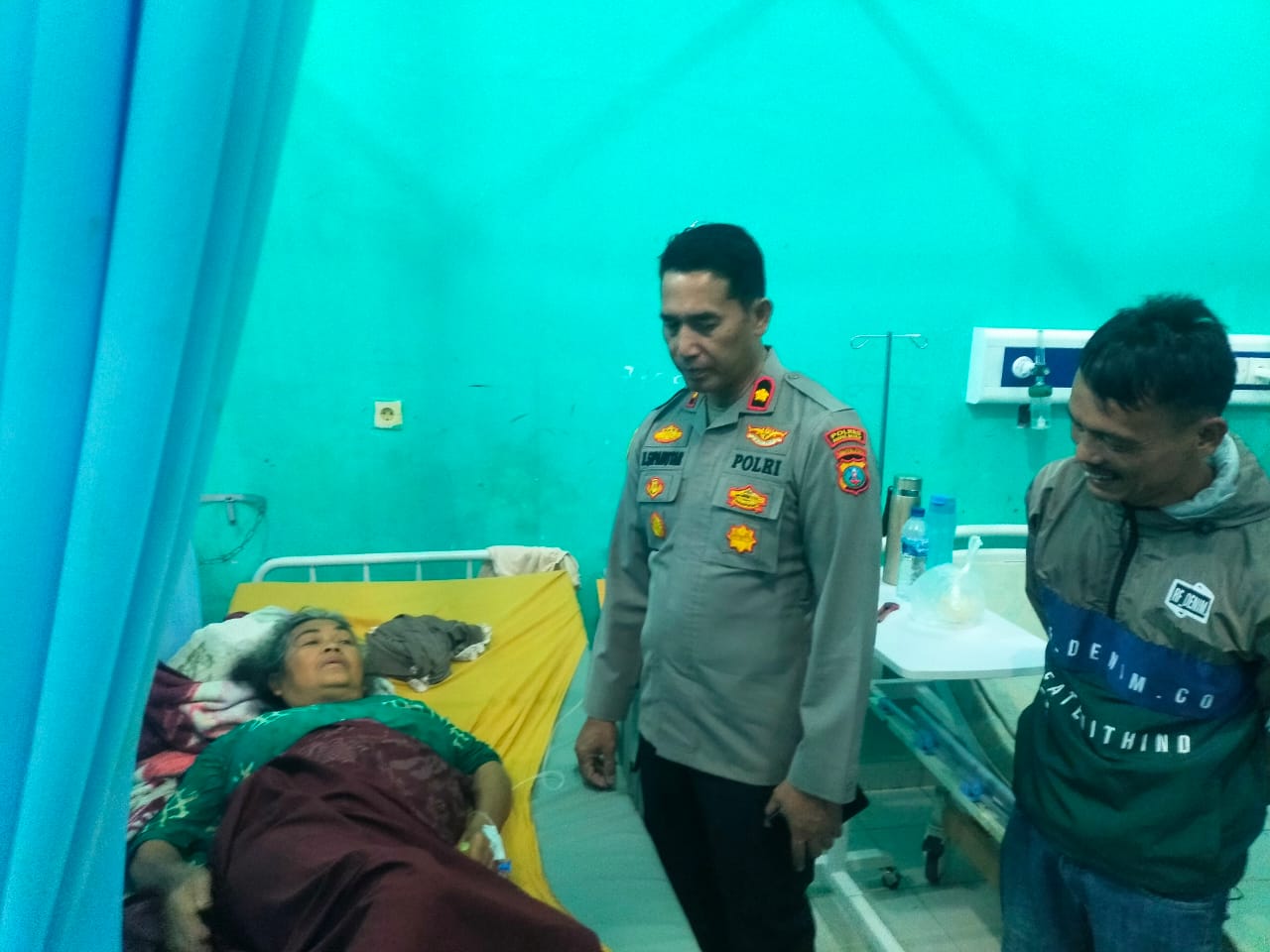 Warga Masyarakat Posting Butuh Darah Di Medsos, Wakapolres Pakpak Bharat Atensi Personil Ke RSUD Salak