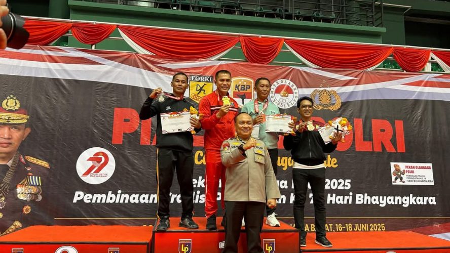 Tim Karate Polda Sumut Raih Juara Umum di Kejuaraan PON POLRI Piala Kapolri 2025