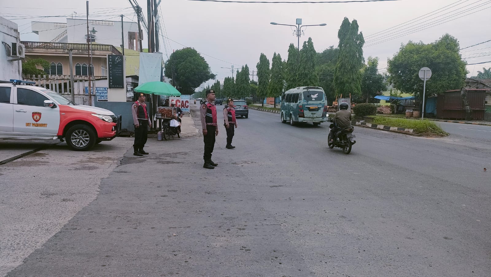 Personel Sat Samapta Polres Langkat Laksanakan Patroli Perintis Presisi Untuk Cegah Guantibmas