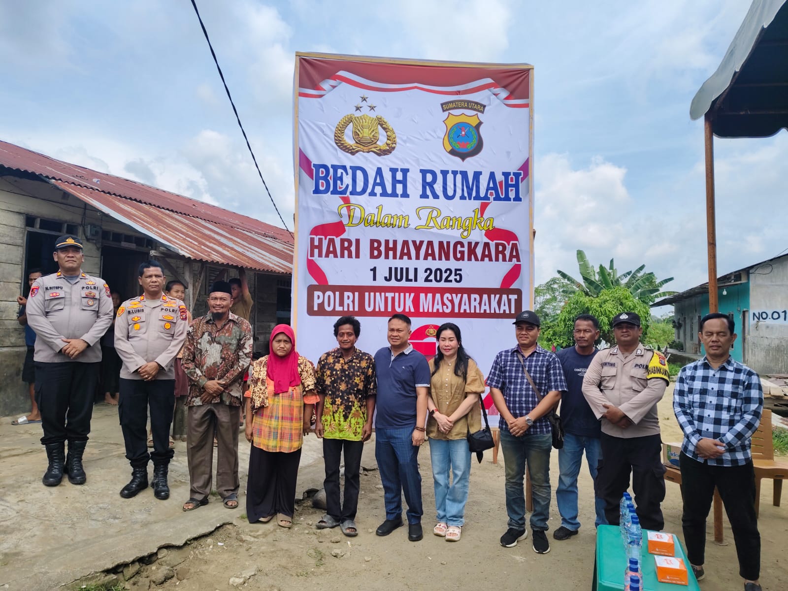 Polda Sumut Perbaiki Rumah Warga Miskin di Namorambe Dalam Peringatan HUT Bhayangkara Ke-79