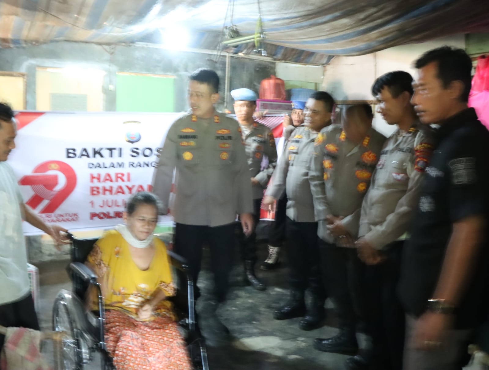 Polres Binjai Salurkan Bantuan Kursi Roda dan Bedah Rumah Dalam Rangka Hari Bhayangkara Ke-79