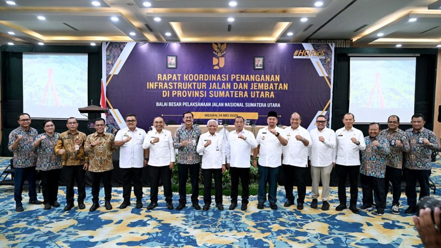 Bupati Pakpak Bharat Menghadiri Rapat Koordinasi Penanganan Jalan dan Jembatan Sumatra Utara di Hotel Grend Inna Medan.