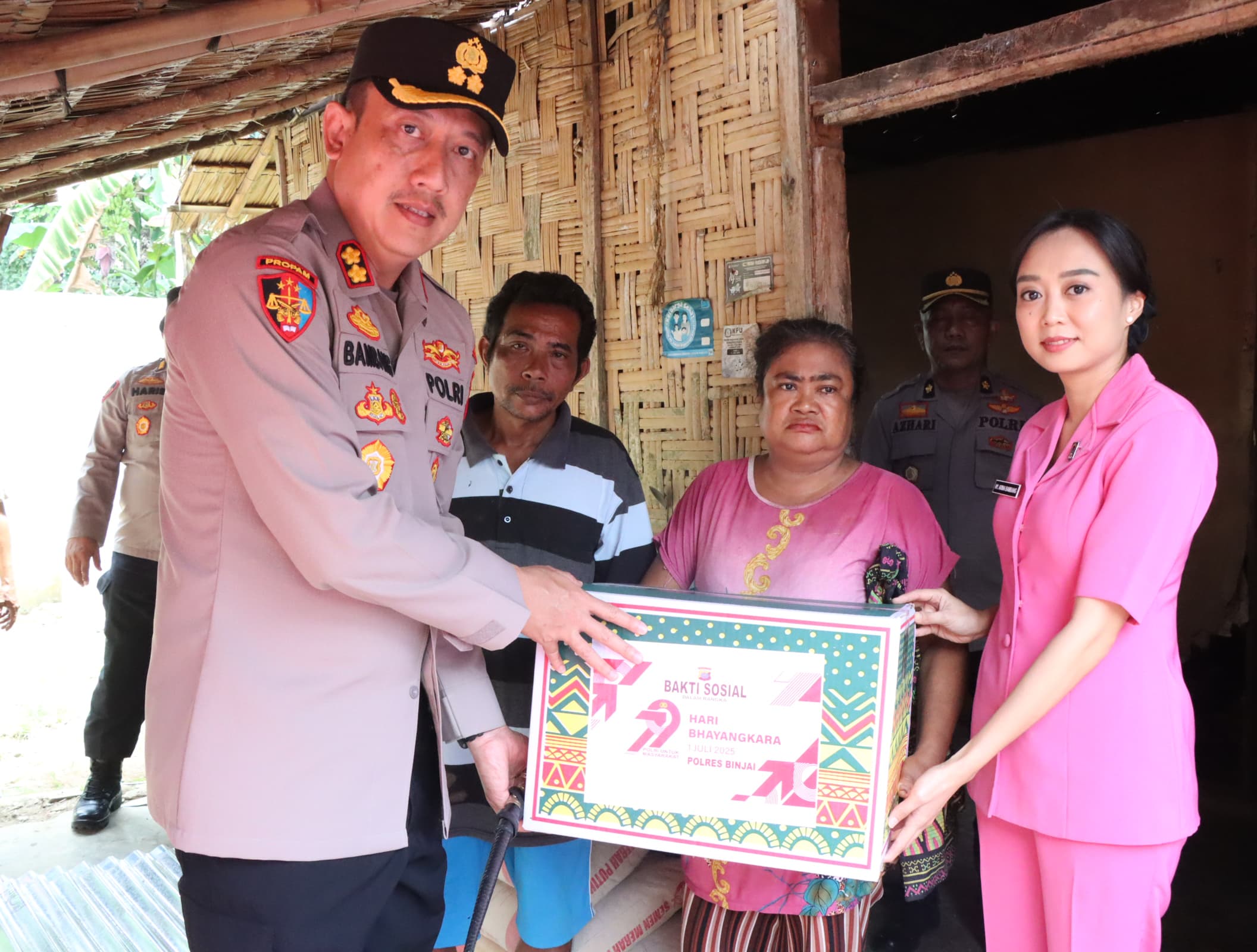 Kapolres Binjai Salurkan Bantuan Sosial Kepada Masyarakat Sei Bingai