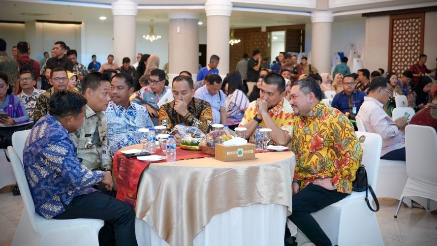 Bupati Pakpak Bharat Menandatangani Nota Kesepahaman Tentang Sinergi dan Kerja Sama MBG.