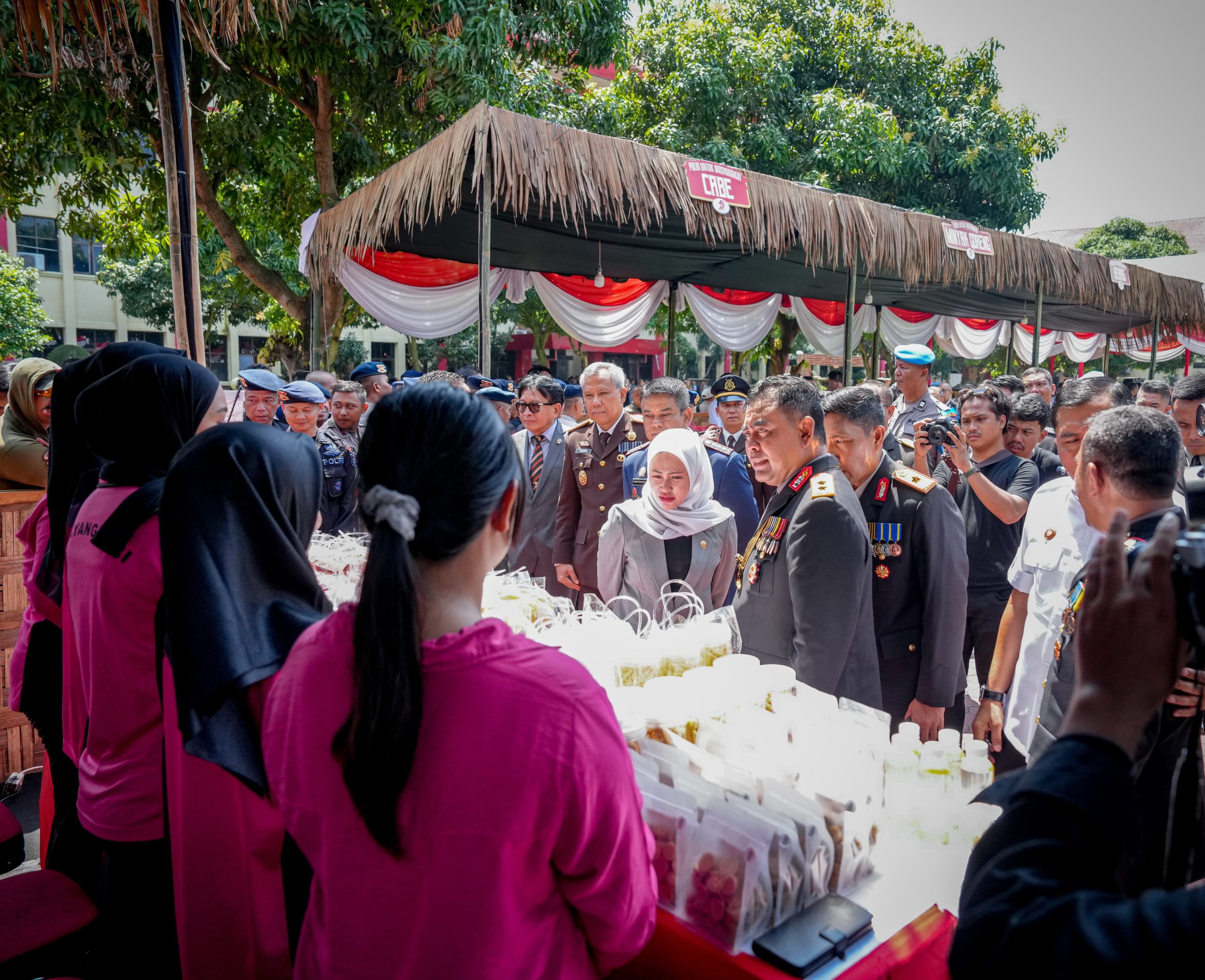 Meriahkan HUT Bhayangkara Ke-79, Polda Sumut Gelar Pasar Murah Dan Sajikan Kuliner Gratis Untuk Warga