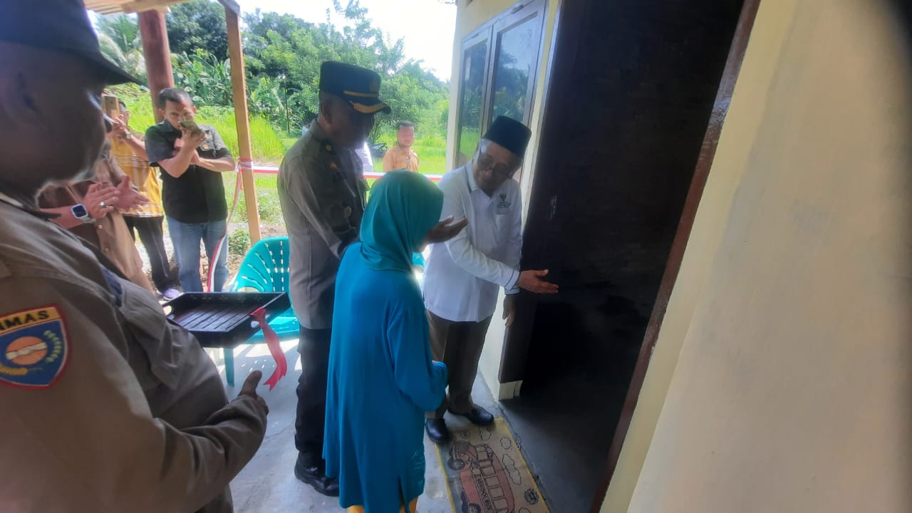 Polres Binjai Serahkan Kunci, Setelah Selesai Dilaksanakan Bedah Rumah