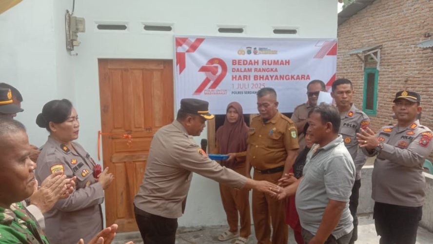 Polres Sergai Laksanakan Giat Sosial Program Bedah Rumah,Peresmian dan Penyerahan Kunci Rumah Untuk Warga Kurang Mampu