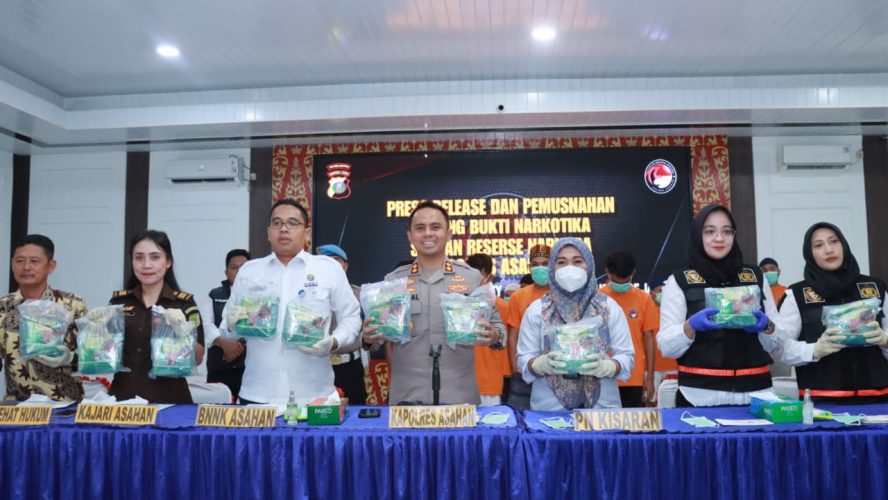 POLRES ASAHAN UNGKAP JARINGAN NARKOTIKA ANTAR PROVINSI DAN MUSNAHKAN BARANG BUKTI SABU SEBERAT 31,5 KG