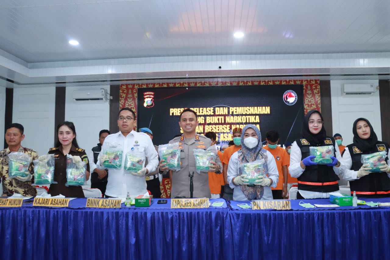 POLRES ASAHAN UNGKAP JARINGAN NARKOTIKA ANTAR PROVINSI DAN MUSNAHKAN BARANG BUKTI SABU SEBERAT 31,5 KG