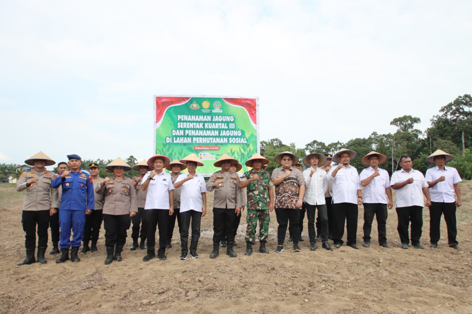 Polres Sergai Mendukung Penuh Progam Ketapang Nasional, Tanam Jagung Serentak Kuartal 3 Tahun 2025