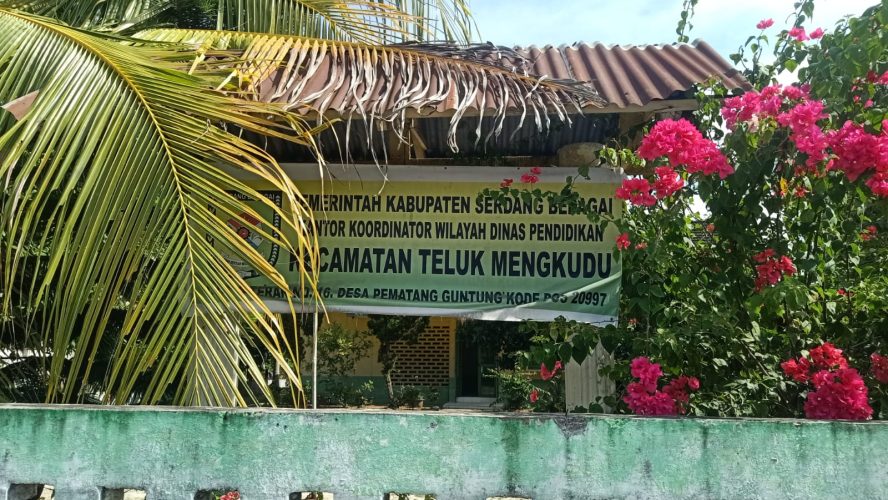 ASN Diduga Bolos Saat Jam Kerja, Korwil Teluk Mengkudu ” DIDUGA ” Jarang Masuk Kantor, Layak di Copot.
