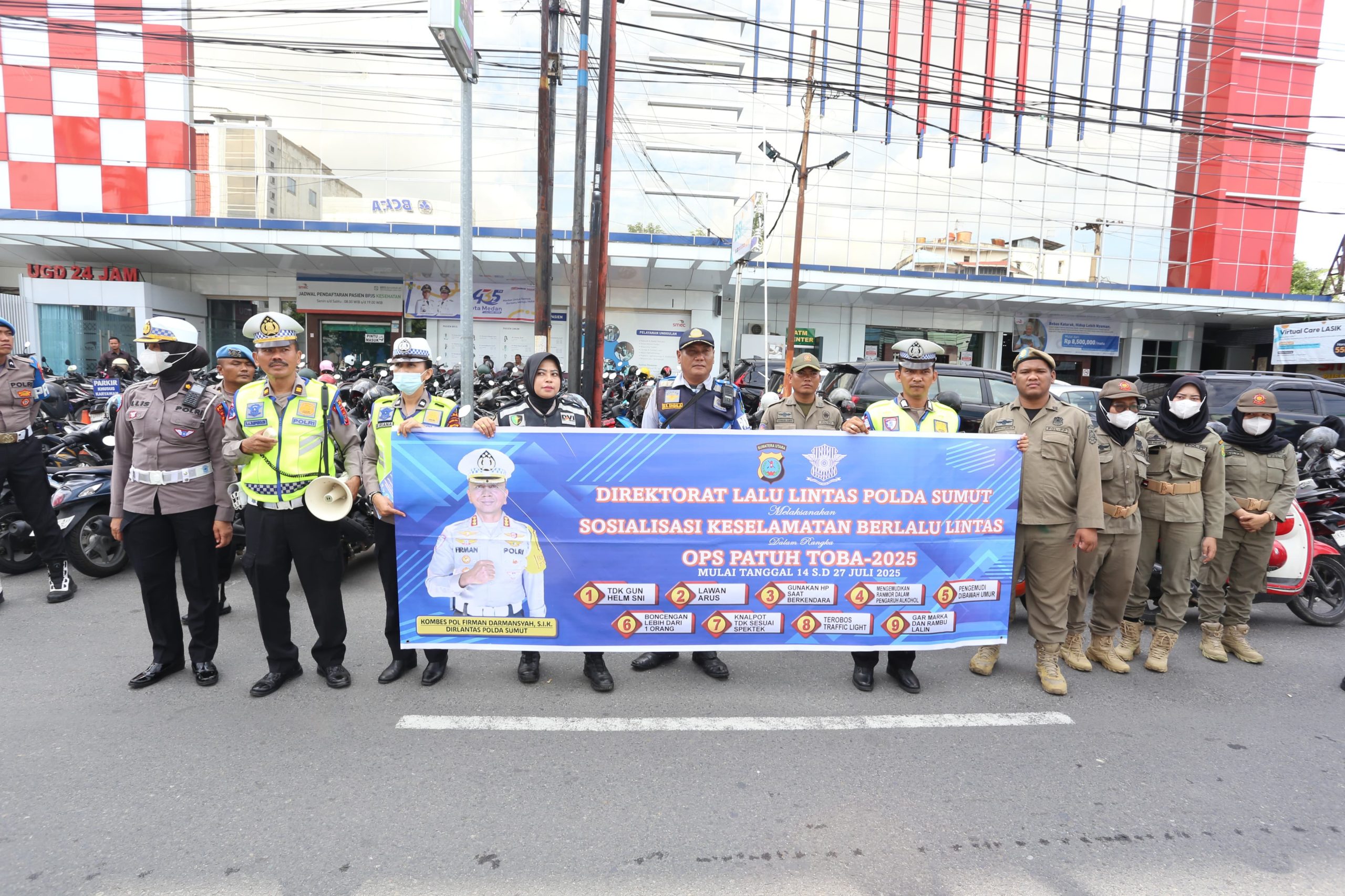 Patroli Gabungan Ditlantas Polda Sumut, Dishub, Serta Satpol PP Kota Medan Tertibkan Parkir Liar dan PKL di Badan Jalan