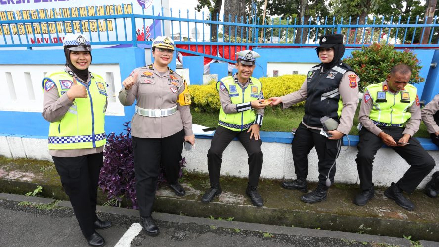 Pastikan Personel Tetap Prima, Kompol Gabriellah Pimpin Pemeriksaan Kesehatan Sebelum Operasi Patuh Toba 2025