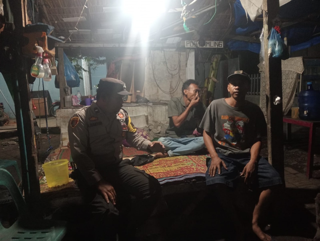 BHABINKAMTIBMAS POLSEK PKL. BRANDAN CEK POSKAMLING, AJAK WARGA AKTIF JAGA LINGKUNGAN