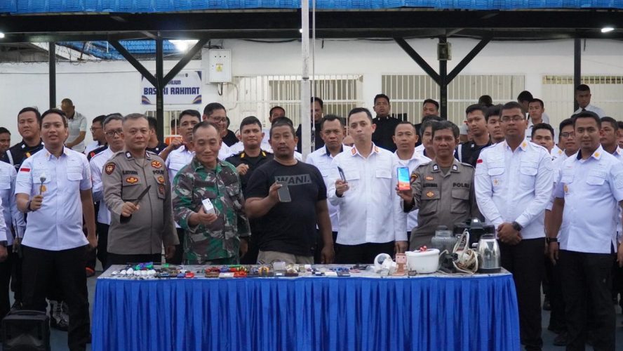 RAZIA GABUNGAN DI RUTAN KELAS I MEDAN: CIPTAKAN SITUASI AMAN DAN TERTIB DI BLOK HUNIAN
