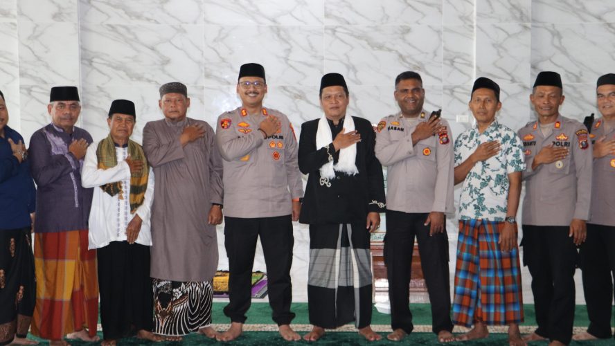 Kapolres Langkat Laksanakan Jumat Curhat di Mesjid Nurul Muslimin, Berikan Pesan Kamtibmas