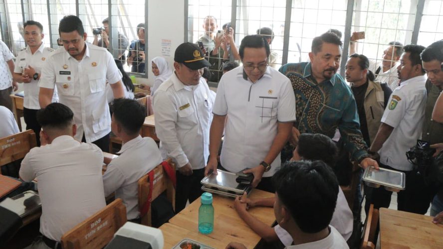 Kepala Kantor Komunikasi Kepresidenan Dan BGN Kunjungi Sergai: Kawal Program Makan Bergizi Gratis Untuk Generasi Emas