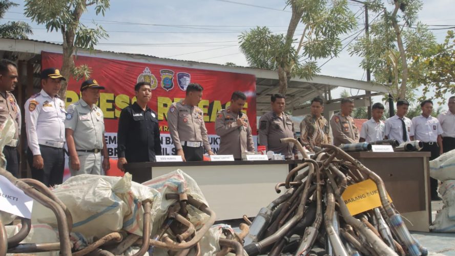 Sat Lantas Polres Sergai Musnahkan Knalpot Brong Hasil Pelanggaran Selama Ops Patuh Toba 2025