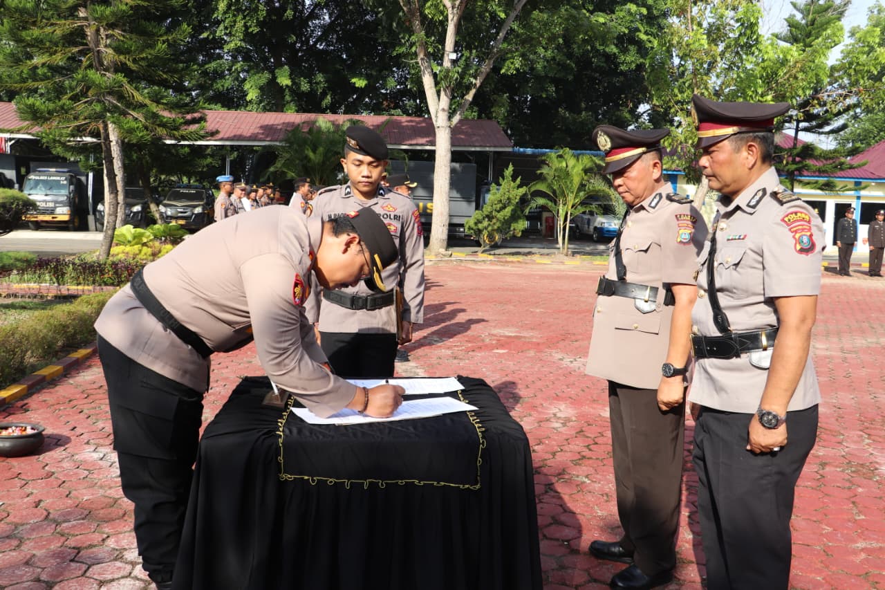 Kapolres Langkat Pimpin Sertijab Kapolsek Hinai Dan Kasi Humas