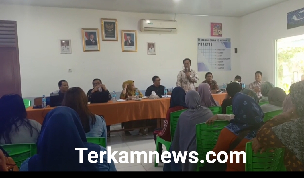 Program Unggulan Bersekolah Gratis, Gubernur Sumut Bobby Nasution Tidak Singkroun Dengan Kepala SMA Negeri 13 Medan.