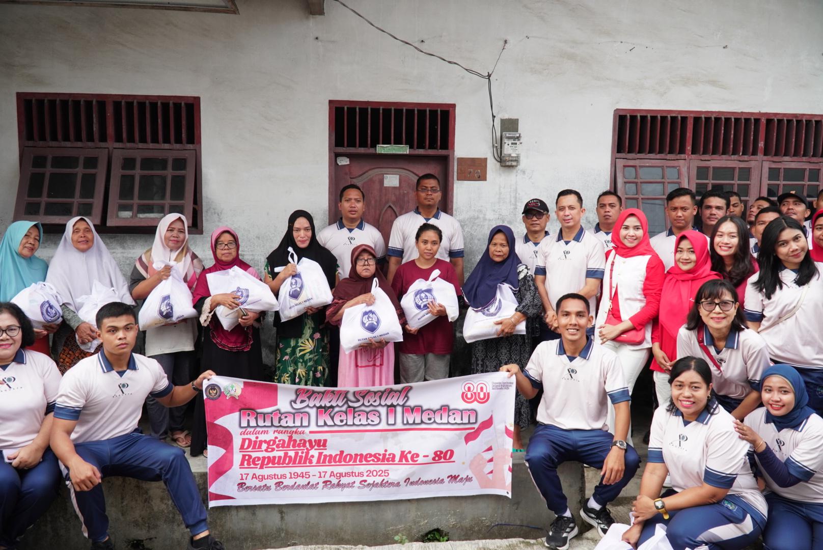 Semangat Kemerdekaan, Rutan Kelas I Medan Gelar Jalan Santai Sekaligus Pemberian Bansos