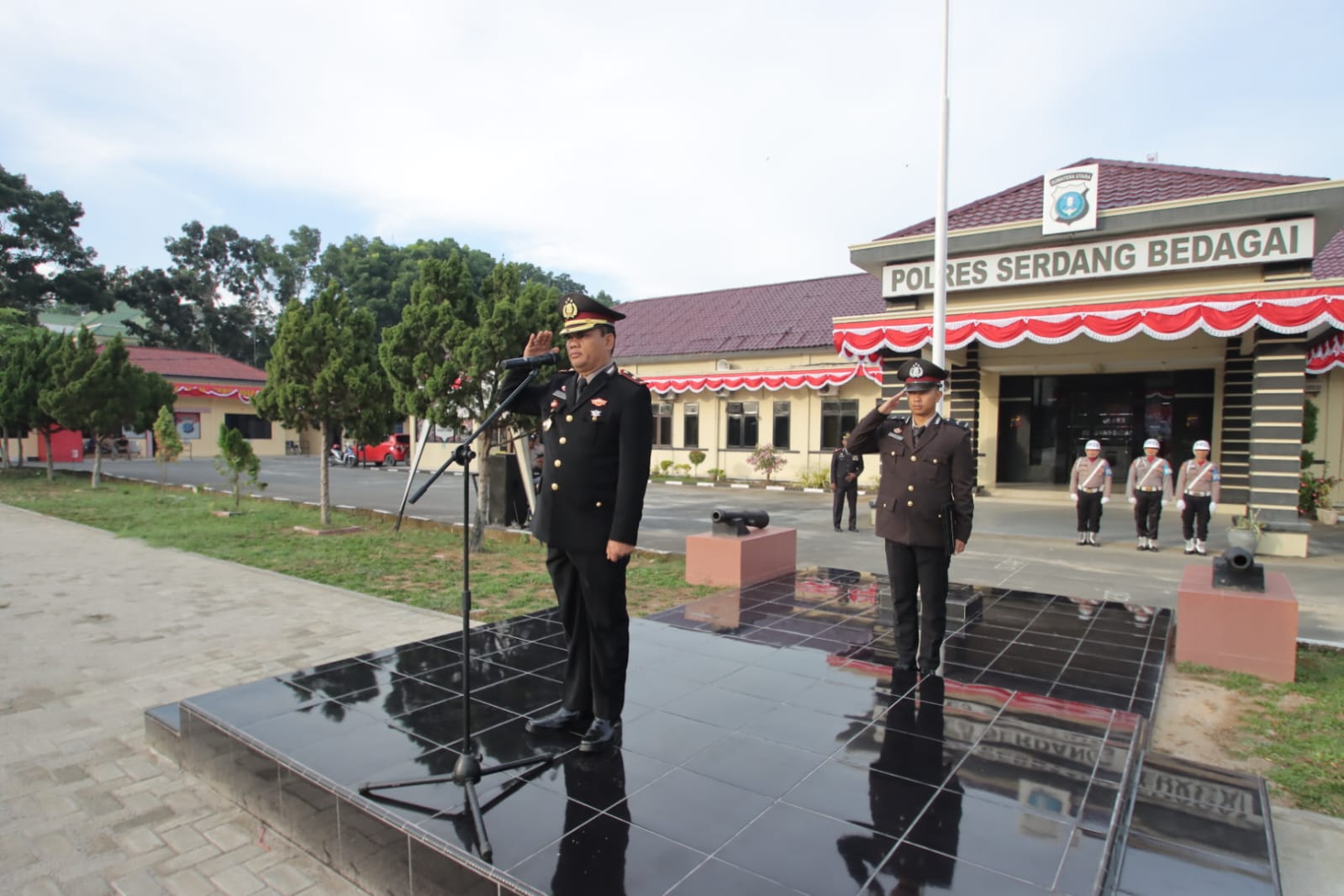 Memperingati HUT Ke-80 Kemerdekaan RI Polres Sergai Laksanakan Upacara Bendera Berlangsung Khidmat