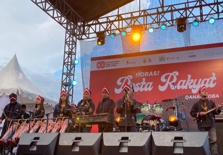 Kabupaten Pakpak Bharat Melalui Dinas Parawisata dan Kebudayaan menampilkan Sendratari Seni dan Budaya Pakpak Dalam Even Internasional (F1H2O) di Balige Kabupaten Toba