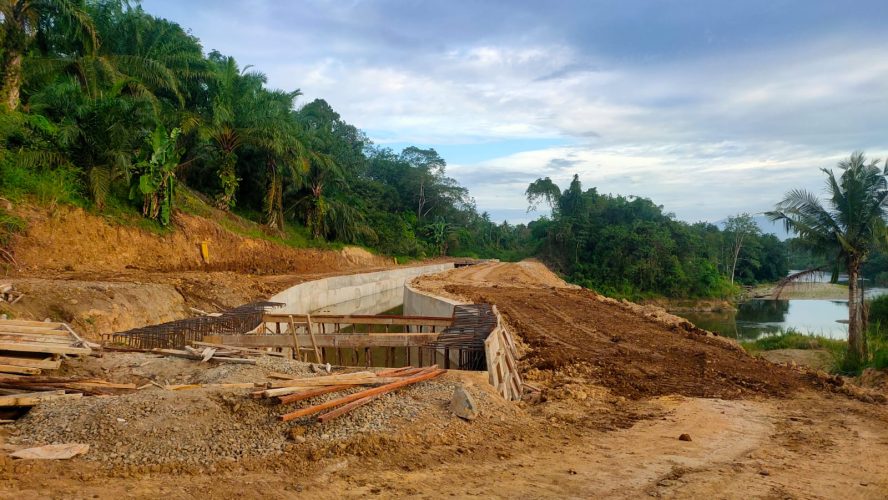 Rehabilitasi Jaringan Irigasi Daerah Irigasi Batang Angkola di Desa Aek Badak Jae Kecamatan Sayur Matinggi Capai Sekitar 45%.