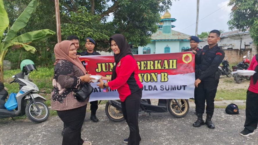 Brimob Polda Sumut dan Bhayangkari Tebar Kepedulian, Gelar Jum’at Berkah Berbagi Makan Siang di Kampung Wetan Tanjung Balai