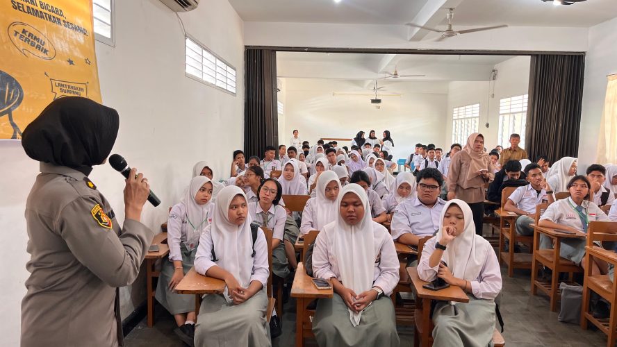 HUT Polwan Ke 77, Polwan Polda Sumut Gelar Dialog “Rise and Speak” di Dua Sekolah