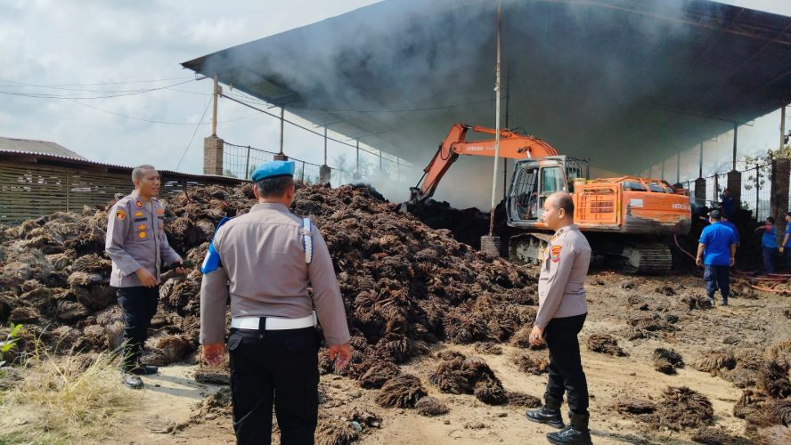 Gudang Jangkos Di Sergai Terbakar, Polisi Gerak Cepat Jaga Kondusifitas