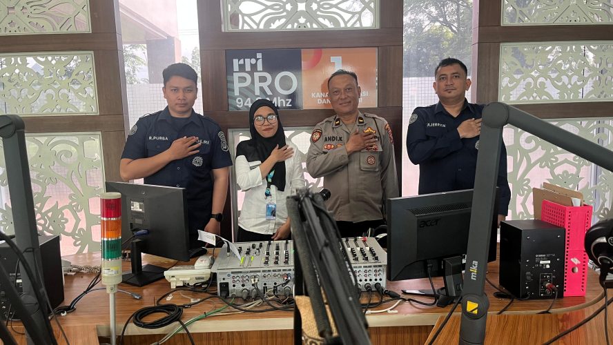 Sinergi Polisi Dengan Warga : Penguatan Sistem Keamanan Lingkungan Lewat Pos Kamling