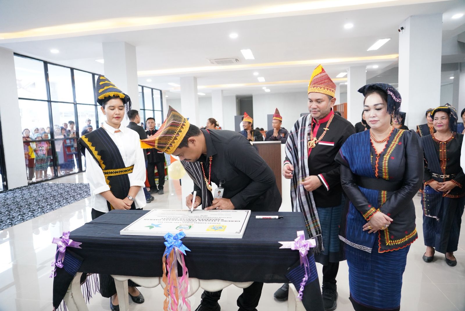 Dalam Kunjungannya Gubernur Sumatra Utara Melihat Langsung Kondisi Ruas Jalan Kuta Jungak-Sigalingging Kecamatan Si Empat Rube