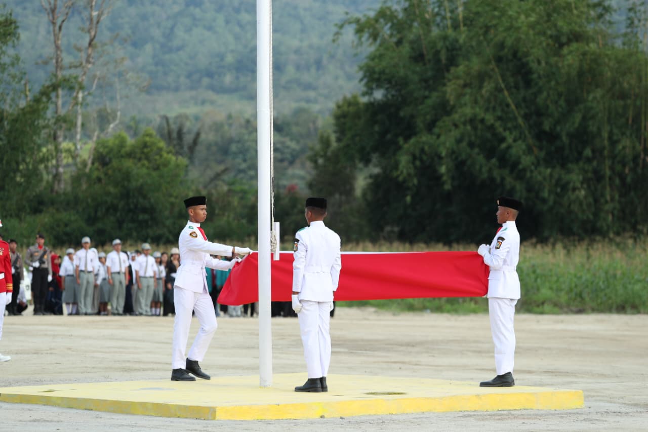 Upacara Penurunan Bendera Pusaka di Kabupaten Pakpak Bharat Berjalan Lancar