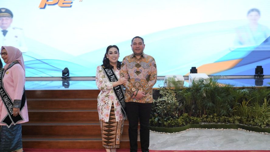 Bunda Literasi Sekaligus Bunda PAUD Sumatra Utara, Kahiyang Ayu Mengukuhkan Ny Juniarty Setia Manogihon Sebagai Bunda Literasi dan Bunda PAUD Kabupaten Pakpak Bharat